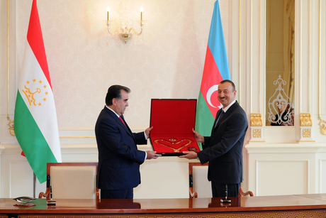 Awarding ceremony of Azerbaijani and Tajik presidents held (PHOTO)