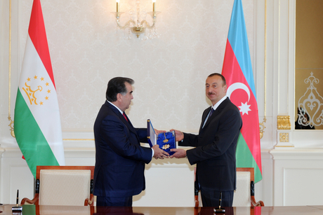 Awarding ceremony of Azerbaijani and Tajik presidents held (PHOTO)