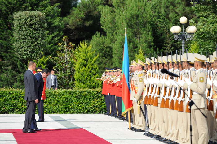 Tajik President officially welcomed in Azerbaijan (PHOTO)
