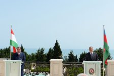 Azerbaijani and Tajik presidents make joint press statements