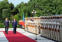 Tajik President officially welcomed in Azerbaijan (PHOTO)
