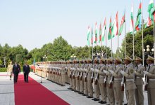 Tajik President officially welcomed in Azerbaijan (PHOTO)