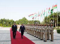 Tajik President officially welcomed in Azerbaijan (PHOTO)