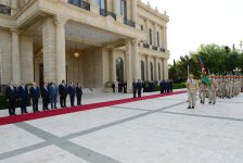 Tajik President officially welcomed in Azerbaijan (PHOTO)