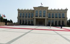 Tajik President officially welcomed in Azerbaijan (PHOTO)