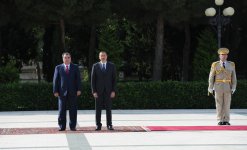 Tajik President officially welcomed in Azerbaijan (PHOTO)