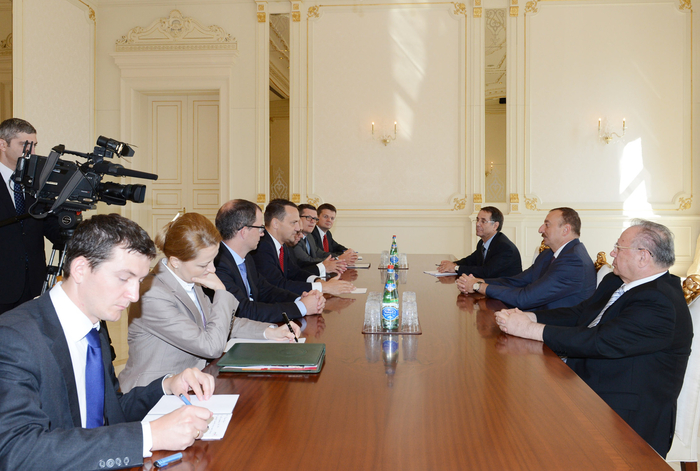 Azerbaijani President receives Polish FM