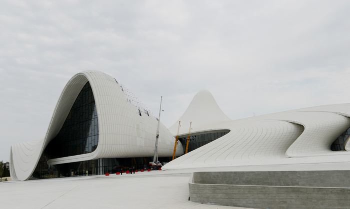 Azerbaijani President visits Heydar Aliyev Center (PHOTO)