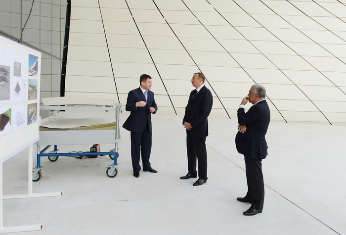 Azerbaijani President visits Heydar Aliyev Center (PHOTO)