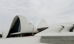 Azerbaijani President visits Heydar Aliyev Center (PHOTO)