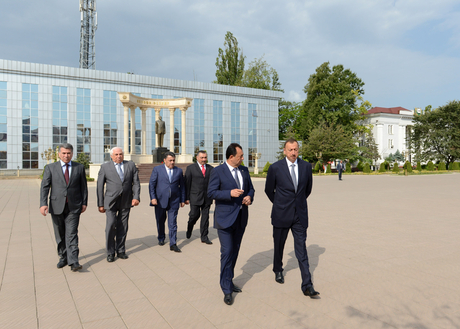 Azerbaijani president arrives in country’s Lankaran region (PHOTO)