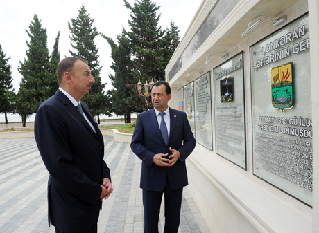 Azerbaijani President gets acquainted with Flag Square in Lankaran region (PHOTO)