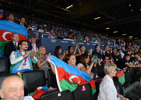 President Ilham Aliyev watched the action in Greco-roman wrestling at the London Olympics (PHOTO)