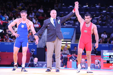 President Ilham Aliyev watched the action in Greco-roman wrestling at the London Olympics (PHOTO)