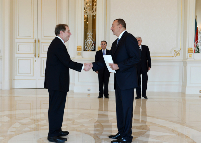 President Ilham Aliyev receives credentials of incoming U.S. ambassador