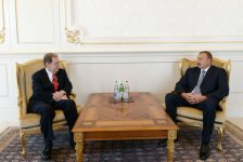 President Ilham Aliyev receives credentials of incoming U.S. ambassador