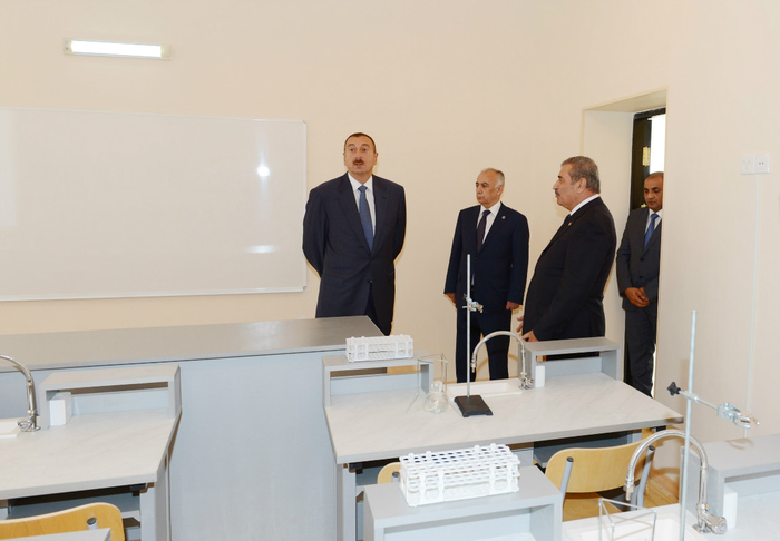 Azerbaijani President inspects Intellect school-lyceum and secondary school in Baku (PHOTO)