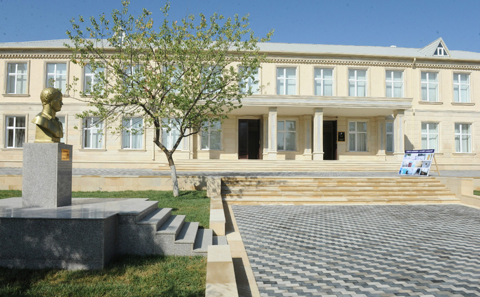 Azerbaijani President inspects Intellect school-lyceum and secondary school in Baku (PHOTO)