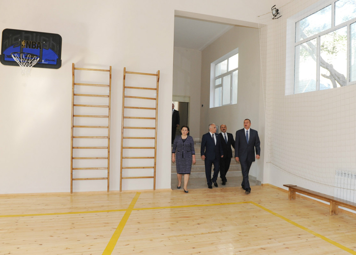 Azerbaijani President inspects Intellect school-lyceum and secondary school in Baku (PHOTO)