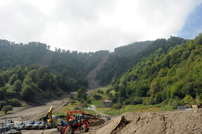 Ilham Aliyev inspects construction of Tufan Summer and Winter Alpine Skiing Complex in Gabala (PHOTO)