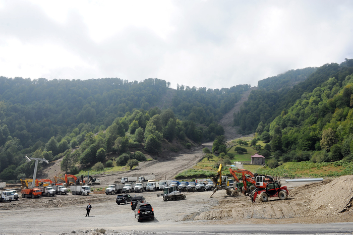 Ilham Aliyev inspects construction of Tufan Summer and Winter Alpine Skiing Complex in Gabala (PHOTO)