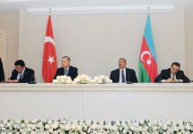 Azerbaijan, Turkey sign eight bilateral documents (PHOTO)