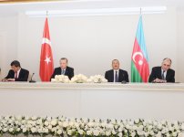 Azerbaijan, Turkey sign eight bilateral documents (PHOTO)