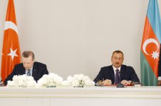 Azerbaijan, Turkey sign eight bilateral documents (PHOTO)