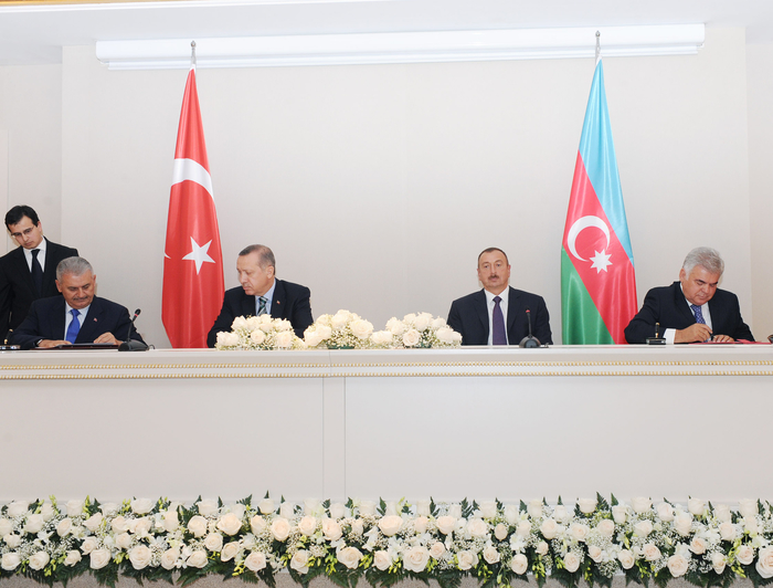 Azerbaijan, Turkey sign eight bilateral documents (PHOTO)
