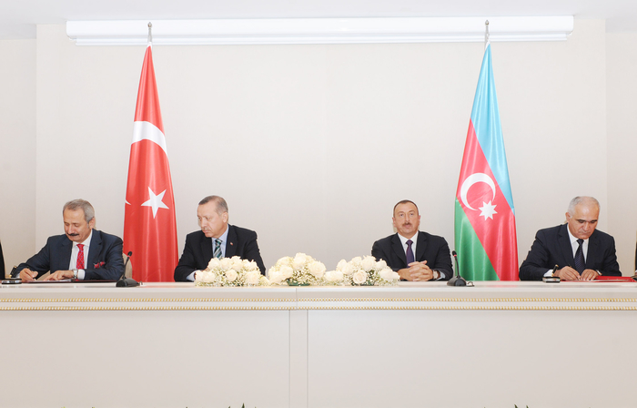 Azerbaijan, Turkey sign eight bilateral documents (PHOTO)