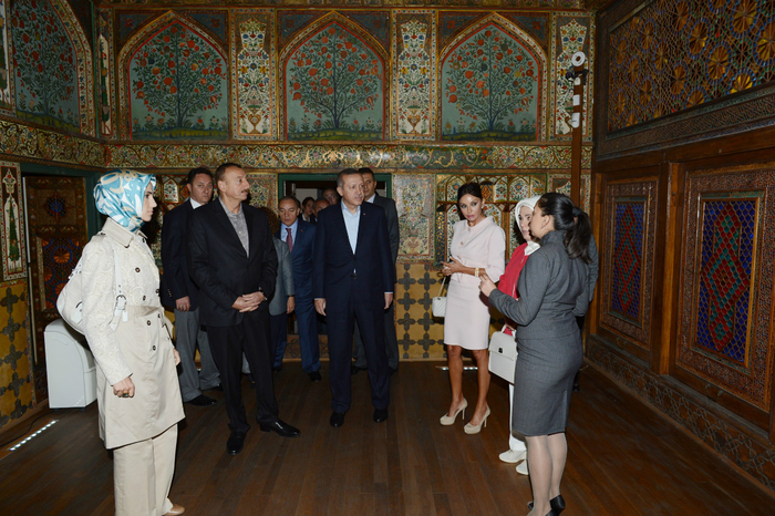 Azerbaijani President, Turkish PM get acquainted with Palace of Sheki Khans (PHOTO)
