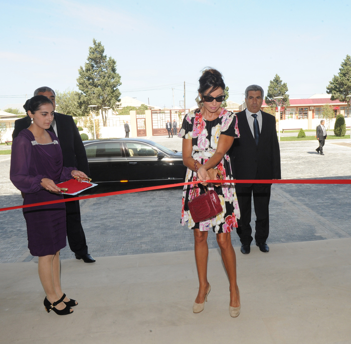 First Lady of Azerbaijan inaugurates new school building in Bina settlement of Baku (PHOTO)