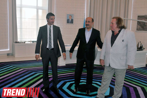 World-renowned actor attends contract signing ceremony on Azerbaijanfilm studio reconstruction in Baku (PHOTO)