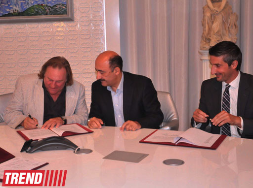 World-renowned actor attends contract signing ceremony on Azerbaijanfilm studio reconstruction in Baku (PHOTO)