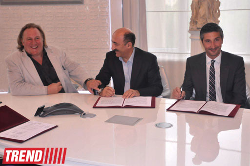 World-renowned actor attends contract signing ceremony on Azerbaijanfilm studio reconstruction in Baku (PHOTO)