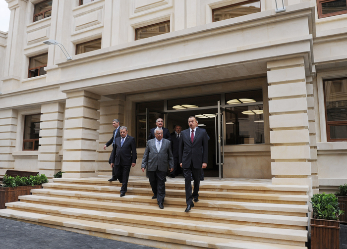 President Ilham Aliyev opens newly reconstructed school No 18 in Baku on Knowledge Day (PHOTO)