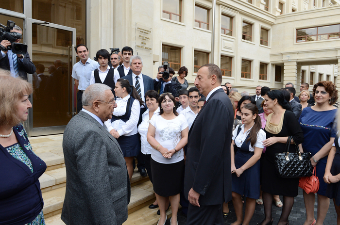 President Ilham Aliyev opens newly reconstructed school No 18 in Baku on Knowledge Day (PHOTO)