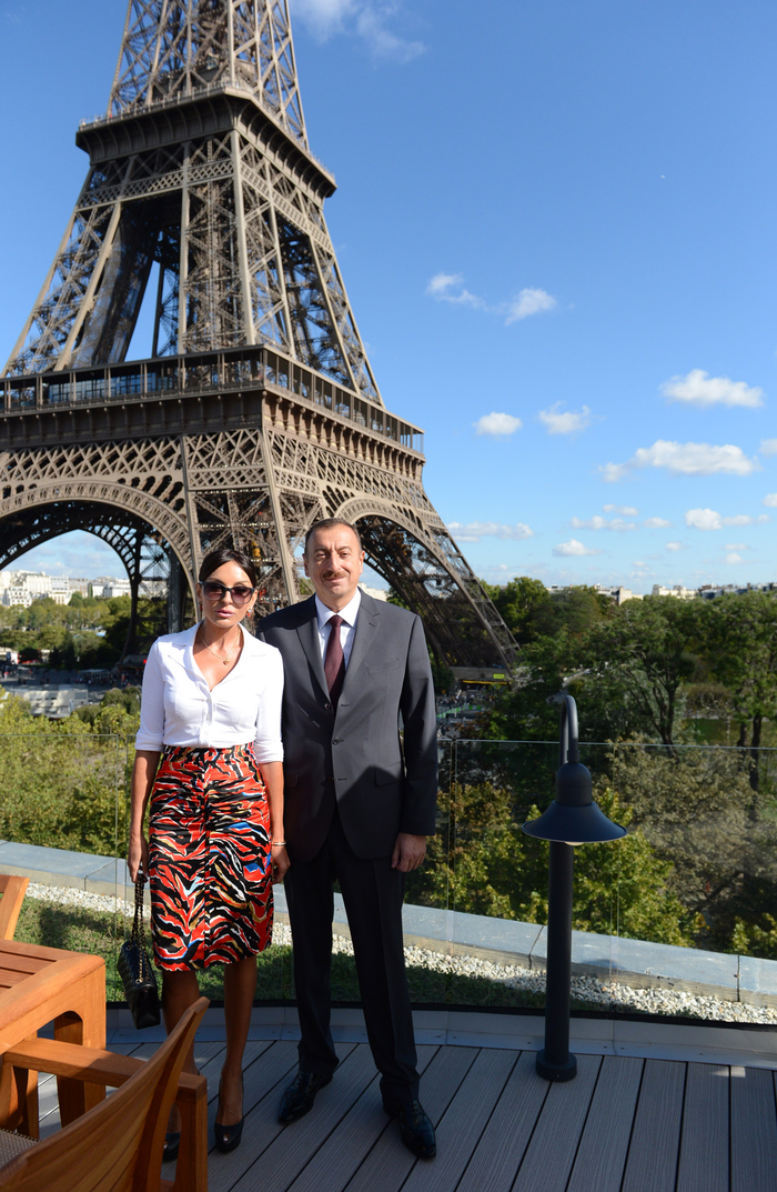 Azerbaijani President attends opening of Azerbaijani Cultural Center in Paris (PHOTO)