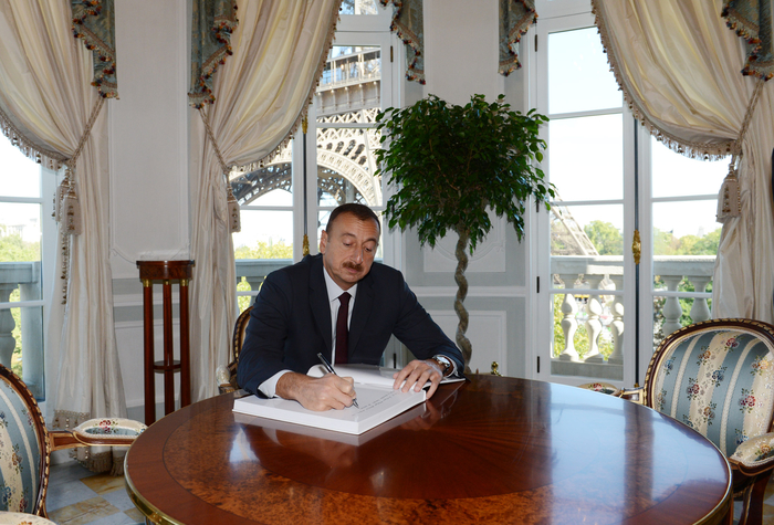 Azerbaijani President attends opening of Azerbaijani Cultural Center in Paris (PHOTO)