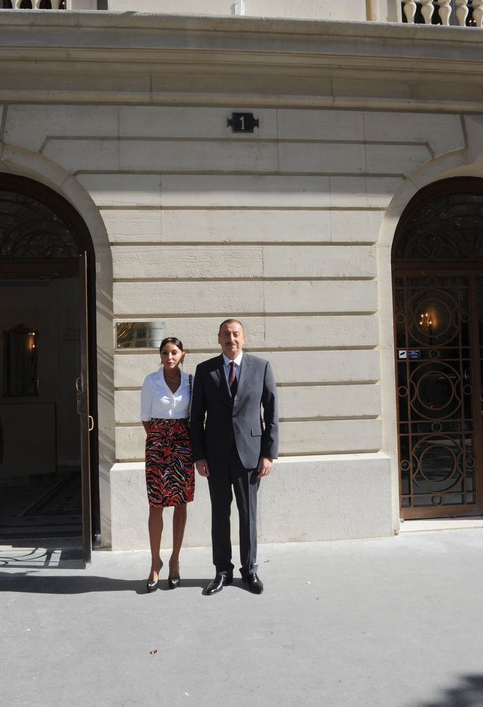 Azerbaijani President attends opening of Azerbaijani Cultural Center in Paris (PHOTO)