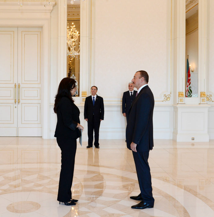 Azerbaijani President receives credentials of incoming Bulgarian ambassador