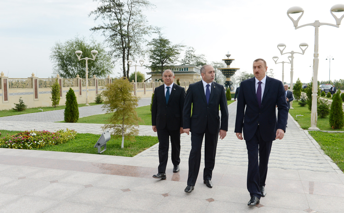 Azerbaijani President visits National Flag Square in Tartar (PHOTO)