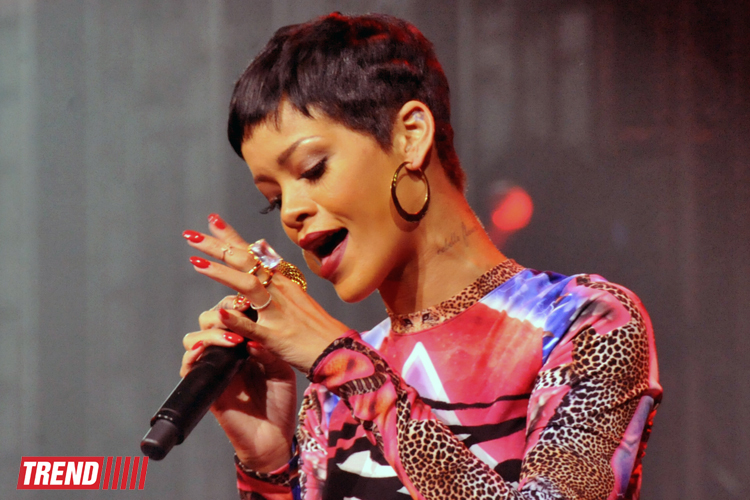 Rihanna presented fantastic show in Baku (PHOTO)