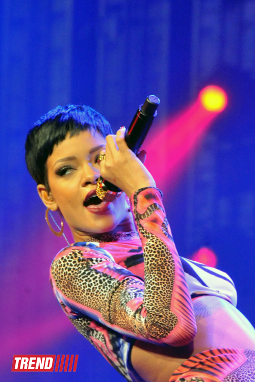 Rihanna presented fantastic show in Baku (PHOTO)