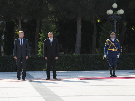 Chairman of Presidency of Bosnia and Herzegovina officially welcomed to Azerbaijan (PHOTO)