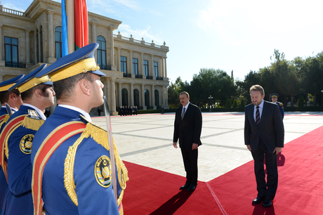 Chairman of Presidency of Bosnia and Herzegovina officially welcomed to Azerbaijan (PHOTO)