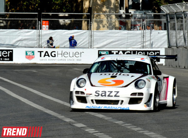 Qualifying session of City Challenge car race starts in Baku (PHOTO)