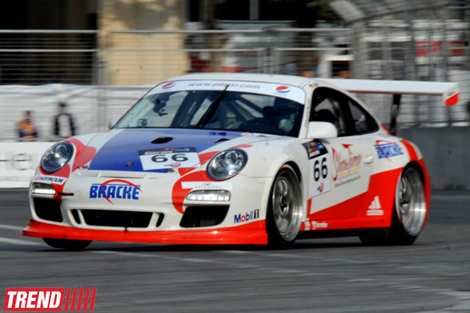 Qualifying session of City Challenge car race starts in Baku (PHOTO)
