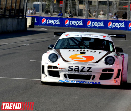 Qualifying session of City Challenge car race starts in Baku (PHOTO)