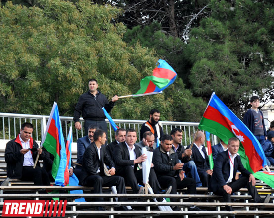 Qualifying session of City Challenge car race starts in Baku (PHOTO)